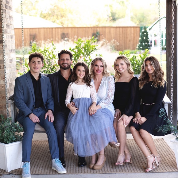 Meet your Posher, Ash 💋💚💰🙋🏼‍♀️ - Picture 11 of 16